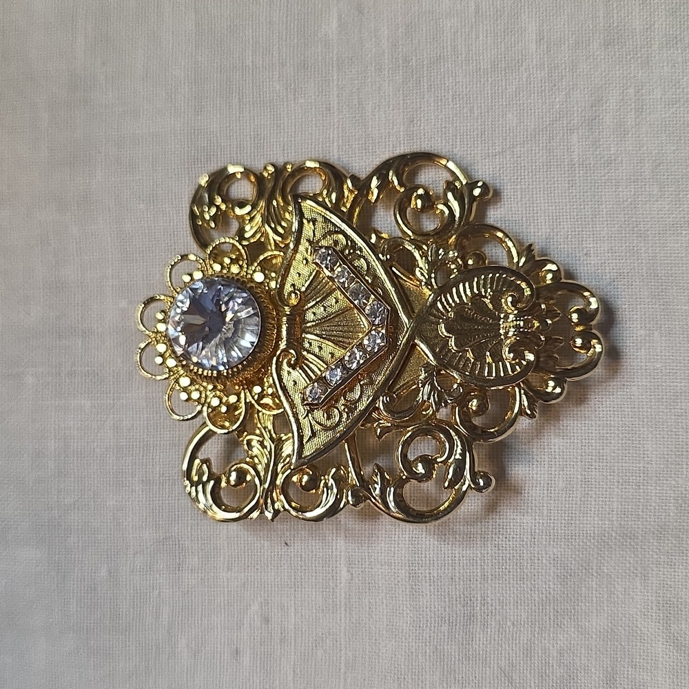 Stunning And Vintage Goldtone Angel By Jane Davis AOL 1999